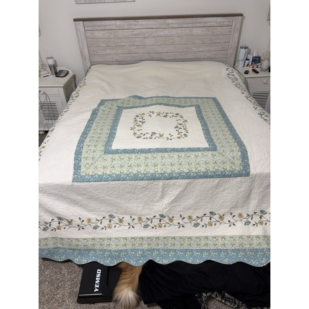 Vintage Large Quilt Green, Blue Spring & Floral Scalloped Edges 112"x 98"